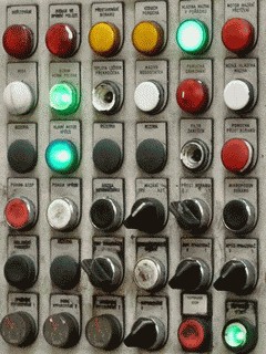 Ovládací panel s čudlíky